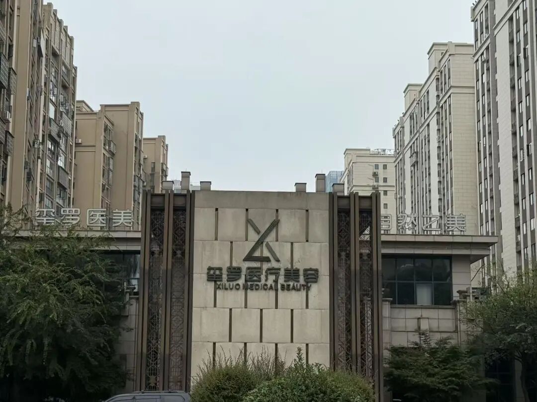 DƬ